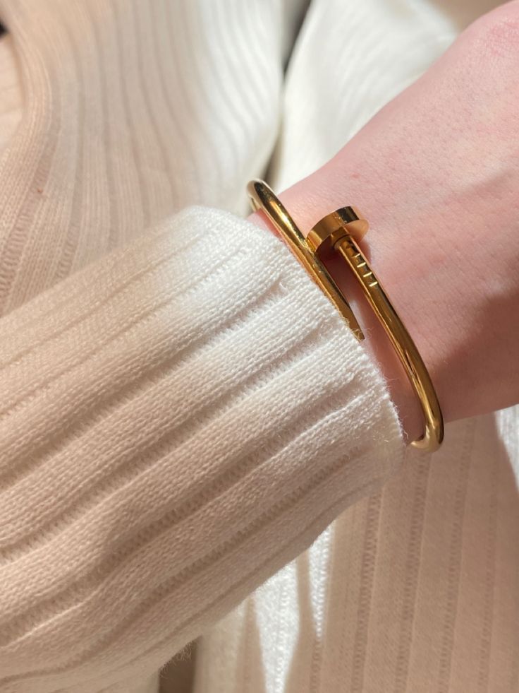 Brazalete Cartier Clavo – Elegancia Minimalista que resalta tu exclusividad