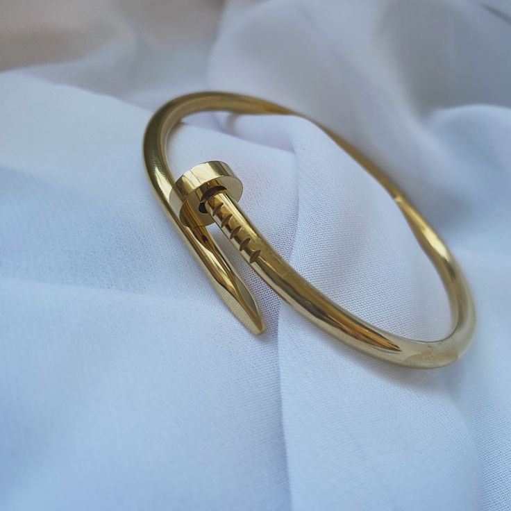 Brazalete Cartier Clavo – Elegancia Minimalista que resalta tu exclusividad