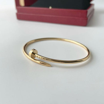 Brazalete Cartier Clavo – Elegancia Minimalista que resalta tu exclusividad