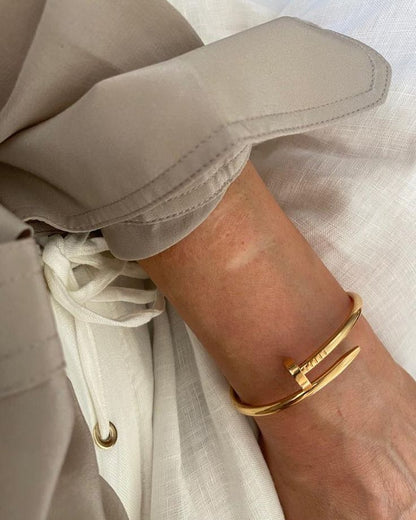 Brazalete Cartier Clavo – Elegancia Minimalista que resalta tu exclusividad