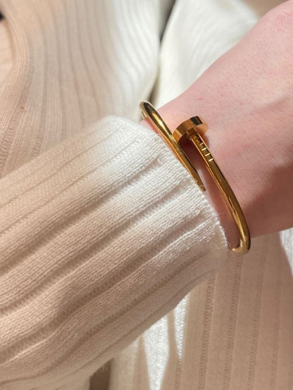 Brazalete Cartier Clavo – Elegancia Minimalista que resalta tu exclusividad