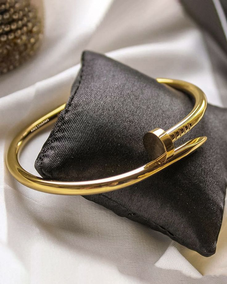 Brazalete Cartier Clavo – Elegancia Minimalista que resalta tu exclusividad