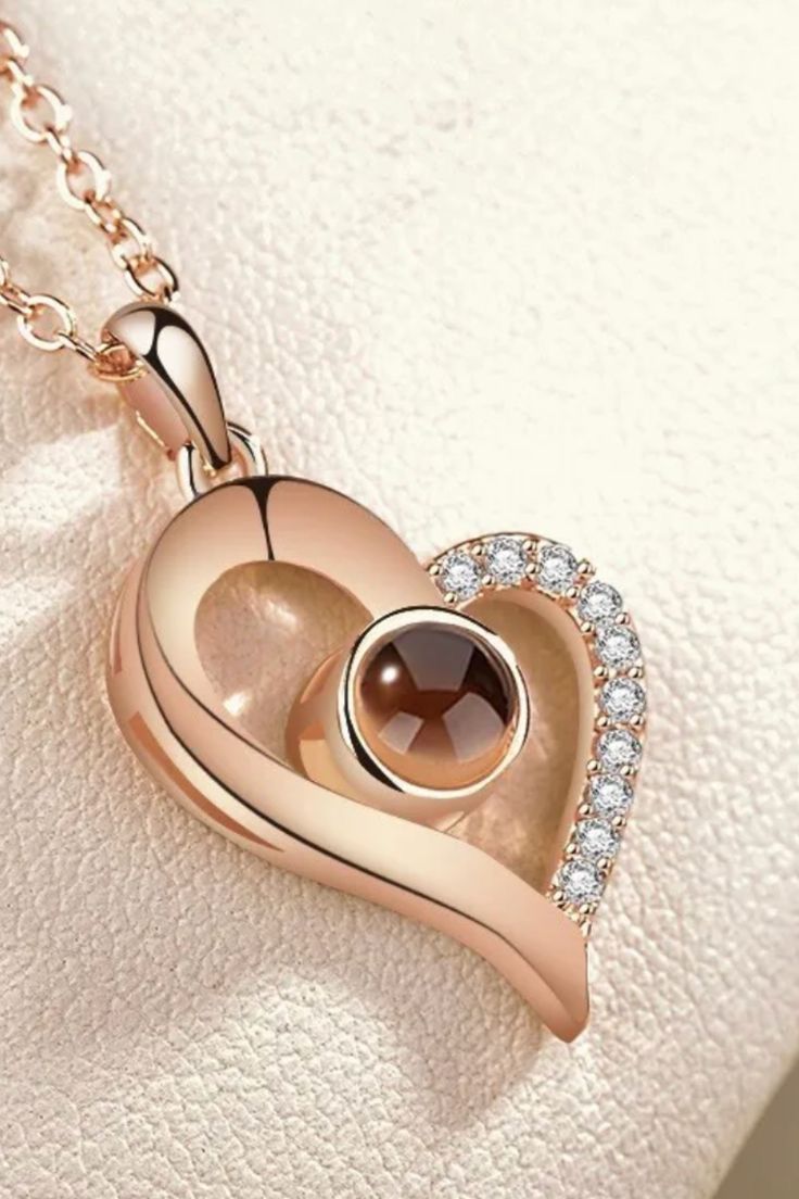 Collar “Te Amo en 100 Idiomas” – Un detalle que habla el lenguaje del amor