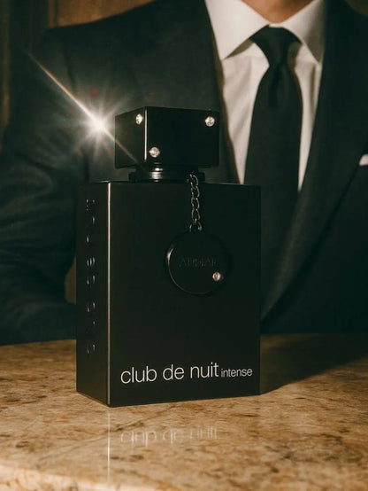 Club de Nuit Intense Man – El perfume que convierte tu presencia en recuerdo inolvidable.