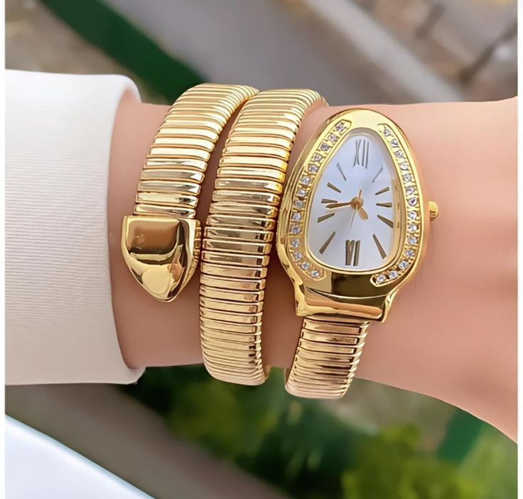 PULSERA SERPIENTE - lujo en tu muñeca